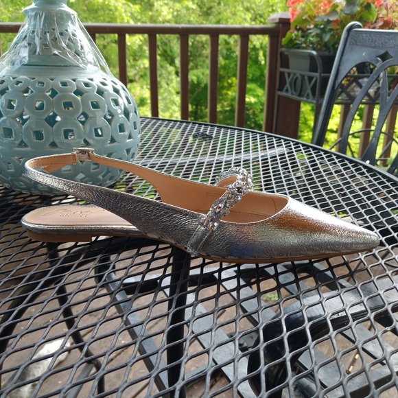 Badgley Mischka Silver flats 9 - Picture 3 of 6